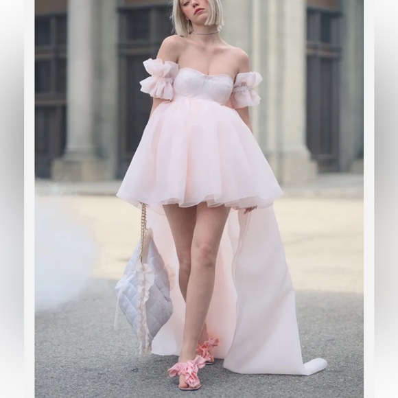 Selkie Dresses & Skirts - NWT SELKIE The Strawberry Milk Runway Puff